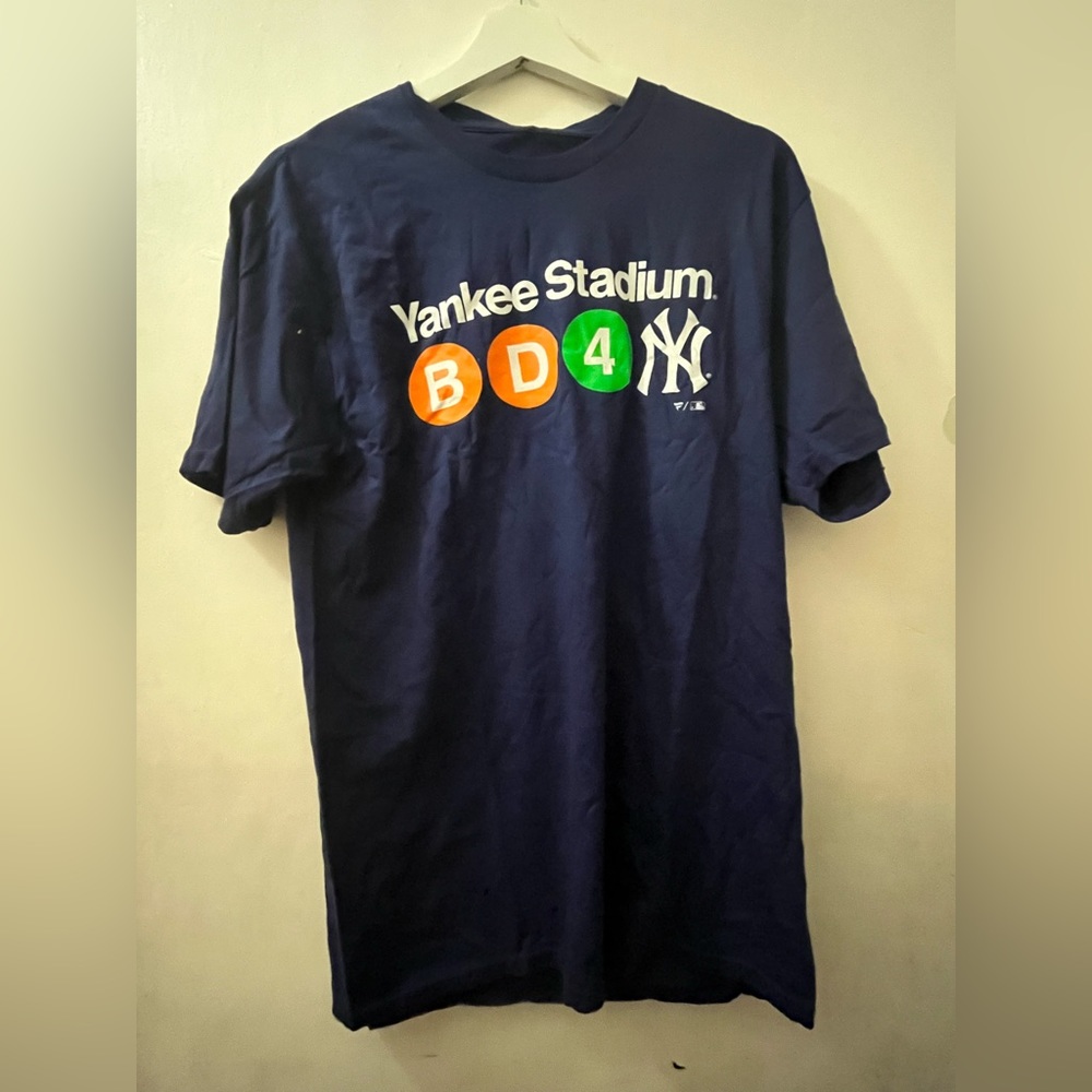 Yankee stadium train t-Shirt